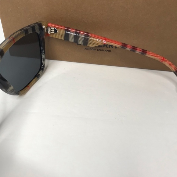 💯 - Authentic New BURBERRY BE4293 380687 black vintage check frame with grey… - Picture 11 of 16